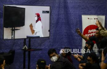 Ilustrasi. Layar yang menampilkan Wakil Ketua KPK Lili Pintauli Siregar saat menjalani sidang dugaan pelanggaran kode etik.