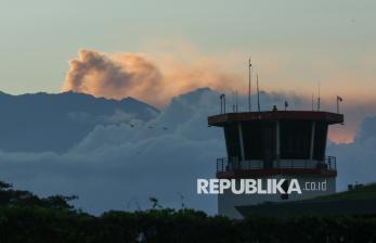 Gunung Raung Erupsi, Warga Diminta Jauhi Zona Merah