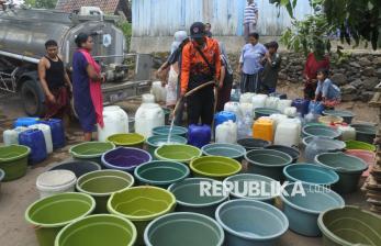 Kemarau Panjang, Air Bersih Jadi Harapan Warga Situbondo