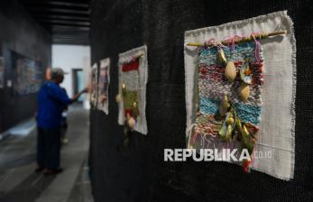 Menyimak Cerita Perempuan Pesisir di Pameran Suara dari Muara