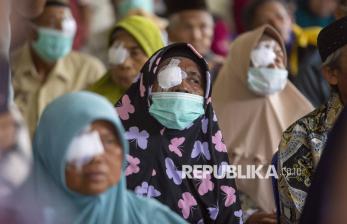 In Picture: 127 Lansia di Indramayu Jalani Operasi Katarak Gratis