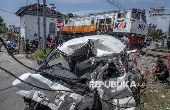 Mobil Tertabrak Kereta di Demak, Satu Orang Meninggal Dunia