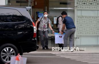 Geledah Kantor BGN, Kejagung Amankan Satu Boks Kontainer Barang Bukti