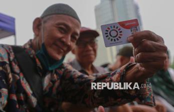 Pembuatan Kartu Layanan Transportasi Umum Gratis untuk Lansia di Jakarta