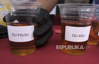 In Picture: Pengungkapan Pembuatan Oli Palsu di Banten