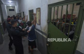 In Picture: Antisipasi Peredaran Narkotika, Petugas Gabungan Geledah Rutan Boyolali 