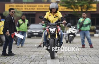 In Picture: Puluhan Pengemudi Ojol Adu Keahlian Safety Riding