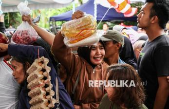 Jelang Ramadhan, Emak-emak Serbu Sembako Murah di GPM Palangka Raya