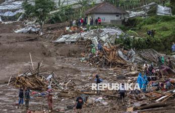 Longsor Landa Cisarua Bandung Barat, 8 Orang Meninggal Dunia