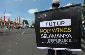 In Picture: Aksi Tuntut Gerai Holywings Ditutup Permanen
