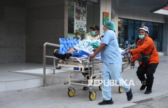 Gedung Pusat Pelayanan Jantung RSUD Dr Soetomo Kebakaran, Puluhan Pasien Dievakuasi