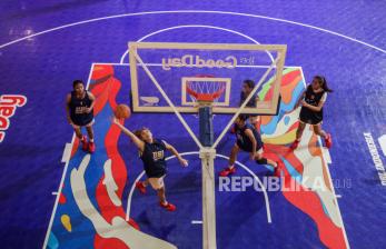 In Picture: Pertandingan Uji Coba Basket Pelajar di Pusat Perbelanjaan
