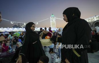 Ribuan Umat Muslim Berkumpul di  Masjid Abdul Qadir Al Jailani