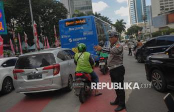 In Picture: Pengalihan Arus Lalin saat Peringatan HUT ke-79 Bhayangkara di Monas