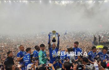 Euforia Puluhan Ribu Bobotoh Rayakan Gelar Juara Persib di Stadion GBLA
