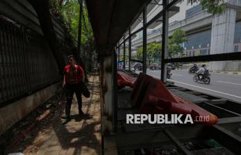 Terbengkalai, Kondisi Halte TransJakarta BNN 1 Rusak dan Kumuh