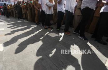 In Picture: Hari Pertama Kerja, ASN Halalbihalal di Balai Kota Surabaya