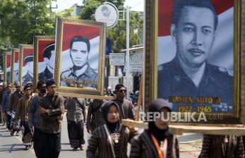 Kirab Merah Putih Meriahkan Peringatan Hari Kesaktian Pancasila di Batang