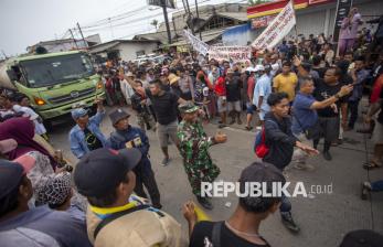 Banjir Rob di Desa Eretan Wetan Tak Kunjung Diatasi, Warga Gelar Aksi Demo