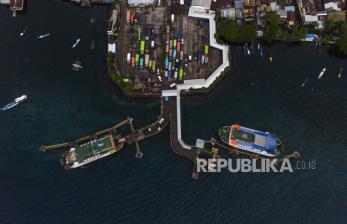 In Picture: Menengok Aktivitas Penyeberangan Antar Pulau di Pelabuhan Ternate