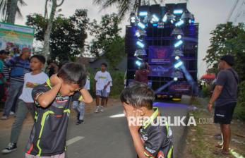 Sound Horeg Iringi Gelaran Urek Urek Carnival di Malang
