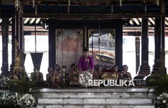 Gusti Purbaya Resmi Dinobatkan Sebagai Raja Surakarta Pakubuwono XIV