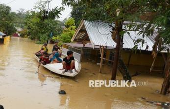 Banjir Rendam Permukiman di Kendari, Satu Warga Tewas Terseret Arus