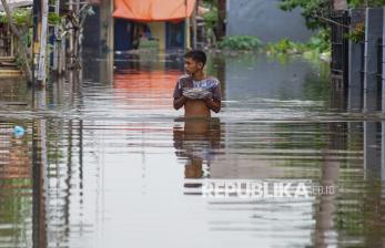 Banjir Landa Sejumlah Wilayah di Pekalongan, Rumah dan Jalur Kereta Terendam