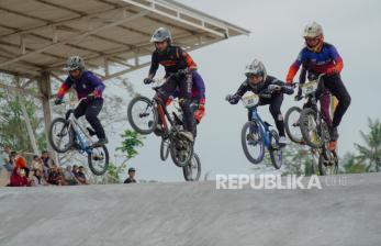 Keseruan Lomba Balap Sepeda BMX di Lumajang