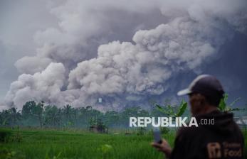 Gunung Semeru Erupsi, Tinggi Kolom Abu Capai 2.000 Meter