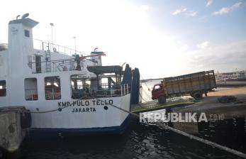 Aktivitas Penyeberangan di Pelabuhan Baai Bengkulu