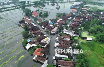 In Picture: Banjir Rendam 2.350 Rumah Warga di Pasuruan