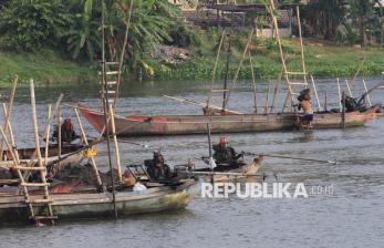 Menambang Pasir Brantas, Antara Nafkah Warga dan Ancaman Kerusakan Sungai
