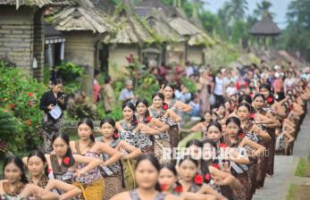 In Picture: Ragam Atraksi Budaya Ditampilan dalam Penglipuran Village Festival 2025