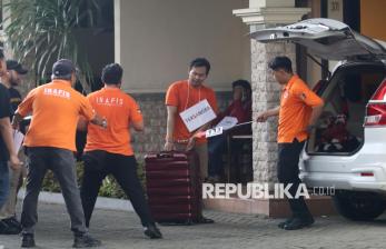 In Picture: Tersangka Kasus Mutilasi Perempuan dalam Koper di Ngawi Jalani Rekonstruksi