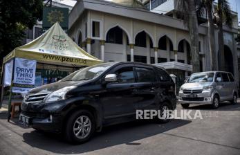 Wamen ATR/BPN Serahkan Sertifikat RS Muhammadiyah-Masjid Persis Bandung