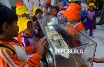 Belajar Sejarah Sejak Dini, Anak-anak PAUD Jelajahi Museum Bahari
