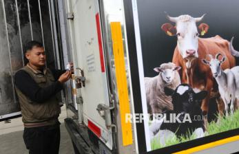 In Picture: Pemprov Jatim Distribusikan 870 Ribu Vaksin untuk Atasi Wabah PMK 