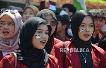 In Picture: Mahasiswa Gabungan Gelar Aksi Bela Palestina di Bandung