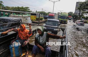 Banjir Semarang Masuki Hari Keenam, Sejumlah Ruas Jalan dan Permukiman Warga Masih Tergenang