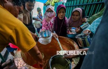 Takjil Bubur Khas Timur Tengah, Tradisi Ramadhan Masjid Al-Muhdor Tuban Sejak 1937