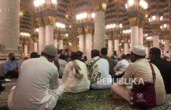 Mengenal Ustadz Ariful, Satu-satunya Penceramah Tetap di Masjid Nabawi Asal Indonesia 