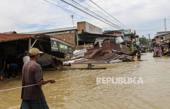 Banjir di Aceh Tamiang Sebabkan Ribuan Warga Mengungsi