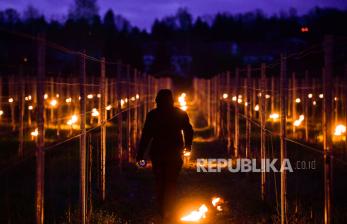 Tidak perlu takut dengan kegelapan, karena Allah Yang Maha Mengetahui membekali ilmu pengetahuan untuk melewati lorong gelap kehidupan.