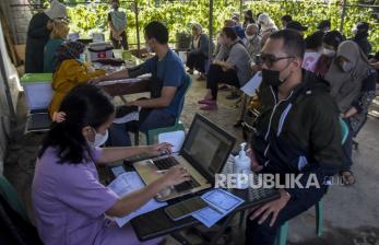 Polisi Gelar Vaksinasi Penguat Kedua di Bandara Soekarno-Hatta