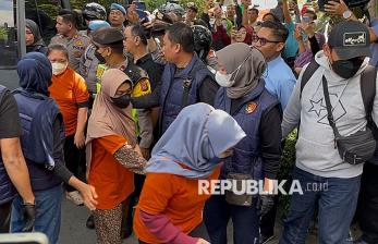 13 Tersangka Dihadirkan dalam Rekonstruksi Kasus Kekerasan Anak di Daycare Little Aresha