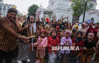 Denting 1.000 Angklung Meriahkan Festival Kota Lama Semarang