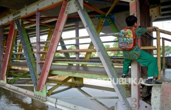Sering Dijadikan Akses Tawuran, JPO Kali Ciliwung Ditutup
