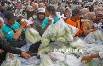 In Picture: Petani di Temanggung Bagikan 2.500 Paket Sayuran Gratis untuk Warga