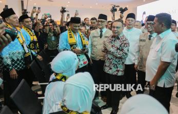 Menteri Haji Lepas Keberangkatan Jamaah Haji Kloter Pertama Banten